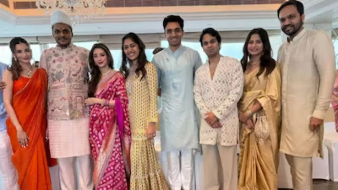 क्या राजनीतिक मतभेदों के बावजूद पवार परिवार में फिर से जुड़ाव हुआ? जानिए सगाई समारोह की खास बातें