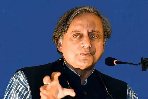 शशि थरूर ने कोलंबिया में आतंकवाद पर भारत की कार्रवाई की जानकारी दी
