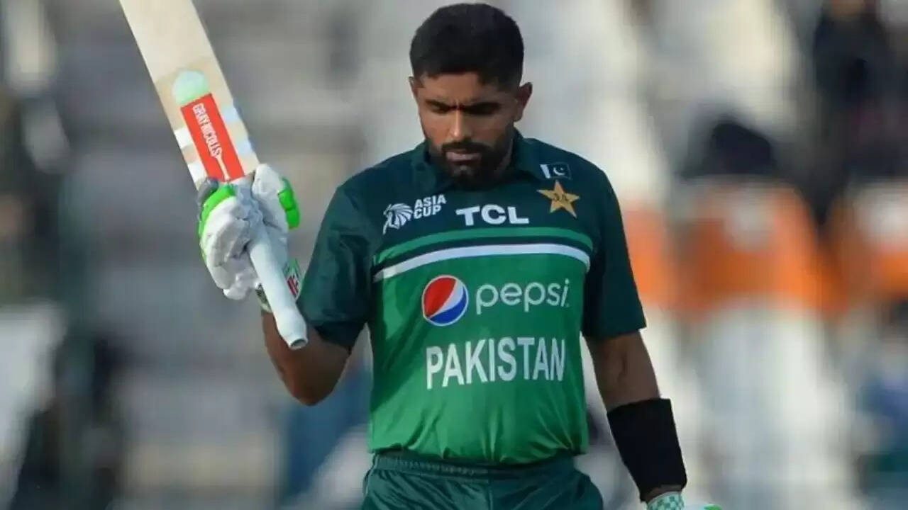 बाबर आजम की शानदार 151 रनों की पारी ने फैंस का दिल जीत लिया