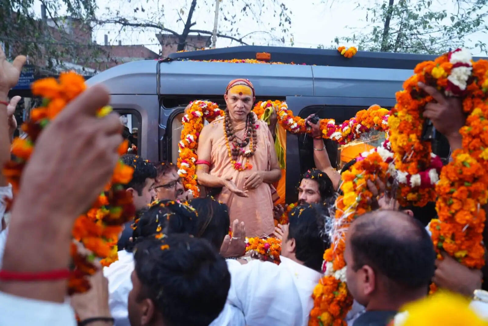 स्वामी अविमुक्तेश्वरानंद की गौ माता को राष्ट्रमाता घोषित करने की यात्रा