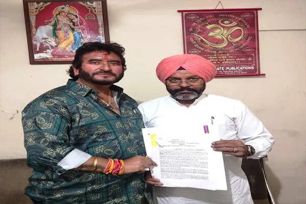 सफाई कर्मचारियों की समस्याओं पर चर्चा के लिए सतनाम सिंह गिल ने किया ग्रेवाल से संवाद