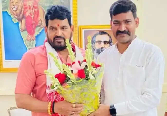 गोंडा में चुनावी विवाद के चलते भाजपा नेता पर गोलीबारी, गंभीर हालत में लखनऊ रेफर