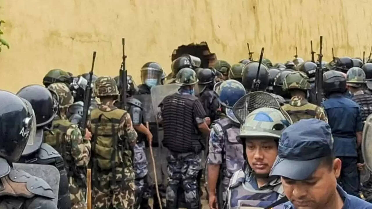 नेपाल में युवा आंदोलन: कैदियों की फरारी और राजनीतिक उथल-पुथल