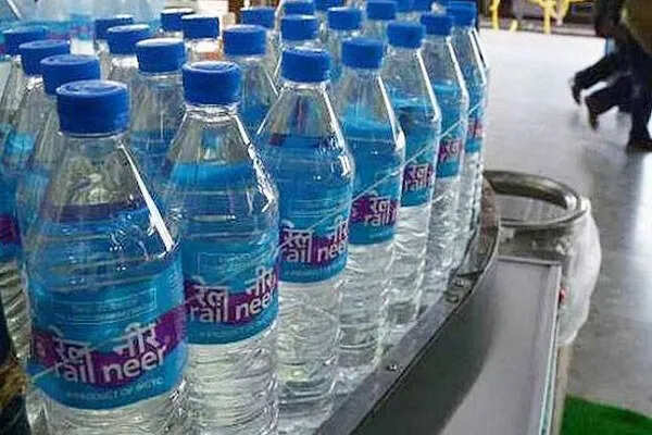 भारतीय रेलवे ने रेल नीर की कीमतों में की कटौती, यात्रियों को मिलेगी राहत