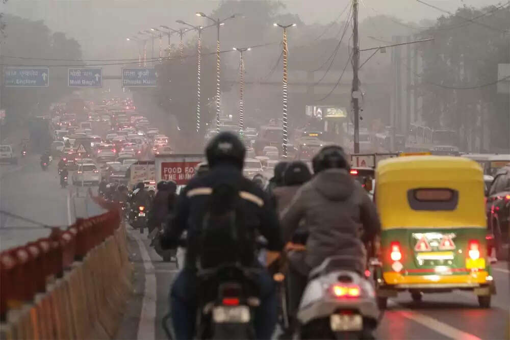 दिल्ली में प्रदूषण नियंत्रण के उपाय: क्या हैं असली कारण?