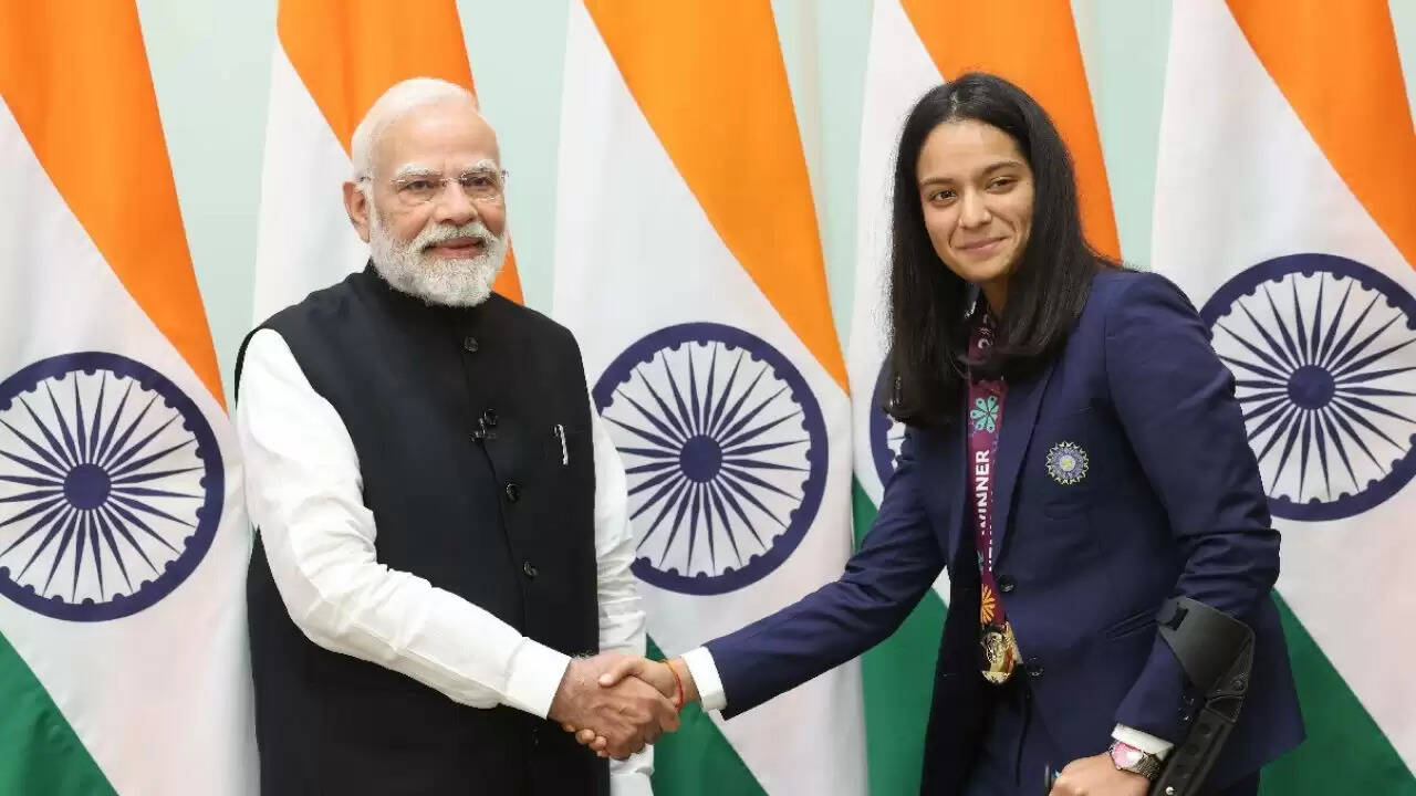 प्रतीका रावल को मिला महिला विश्व कप 2025 का विजेता पदक