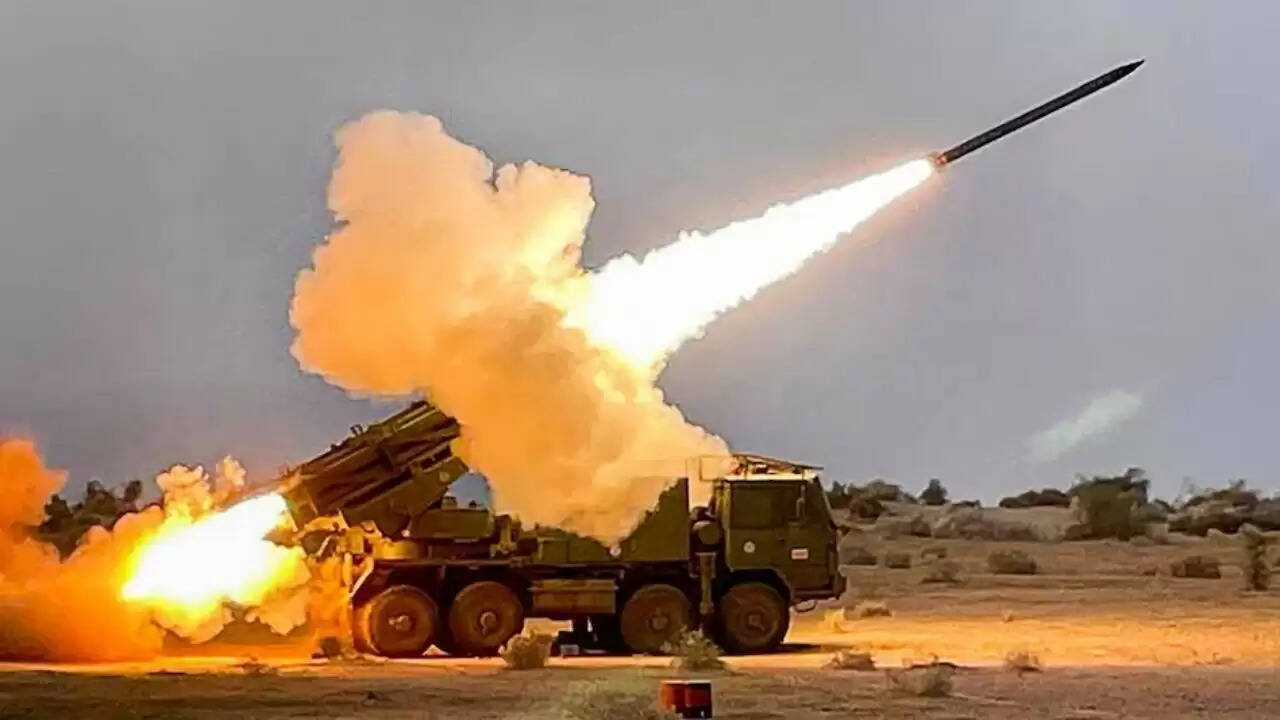 भारत की सुरक्षा के लिए रॉकेट-मिसाइल फोर्स की आवश्यकता: सेना प्रमुख का बयान