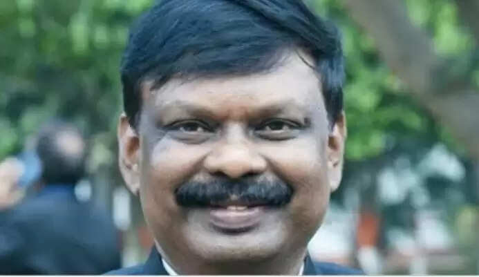 बिहार में चुनावी हलचल: IAS अधिकारी डॉ. एस सिद्धार्थ ने दिया इस्तीफा