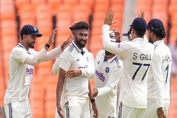 भारत-वेस्टइंडीज टेस्ट सीरीज: अहमदाबाद में भारतीय गेंदबाजों का जलवा