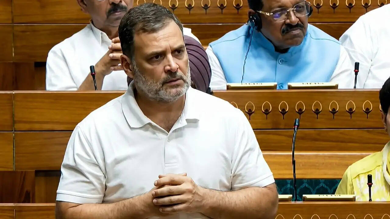 राहुल गांधी ने अभिव्यक्ति की स्वतंत्रता पर सरकार को घेरा
