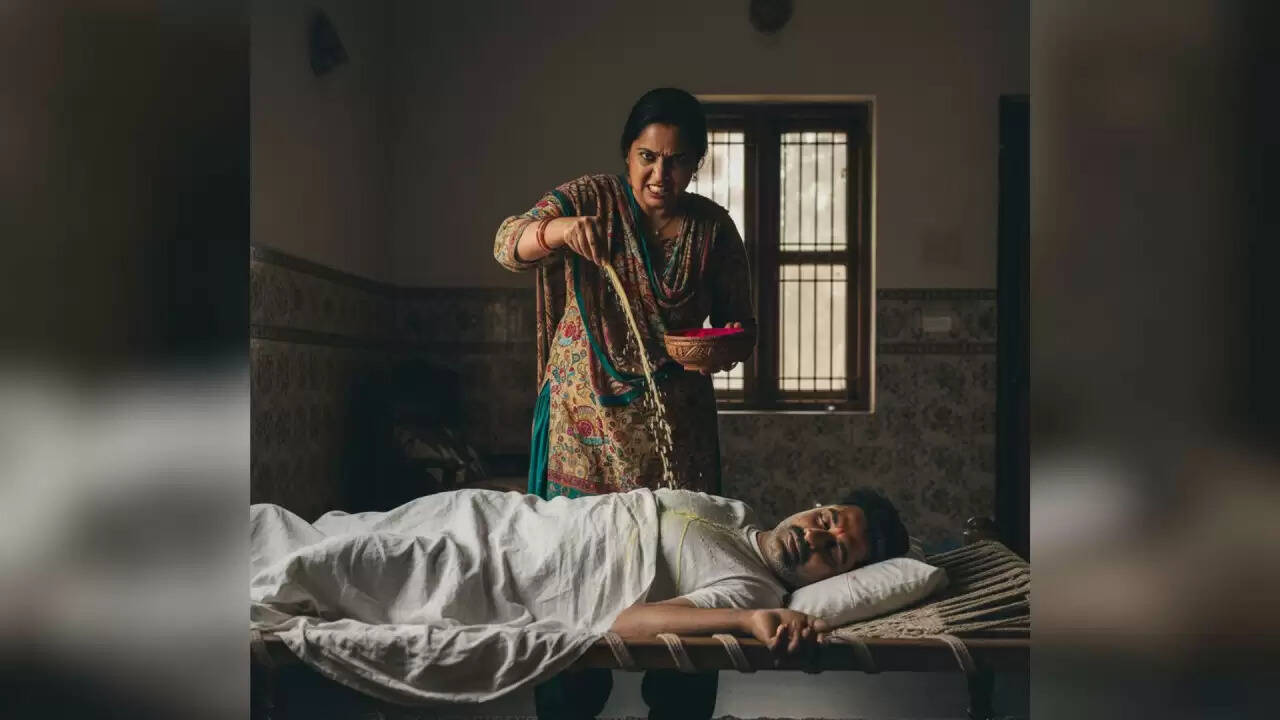 दिल्ली में पति पर पत्नी का खौफनाक हमला: खौलता तेल और मिर्च पाउडर का मामला
