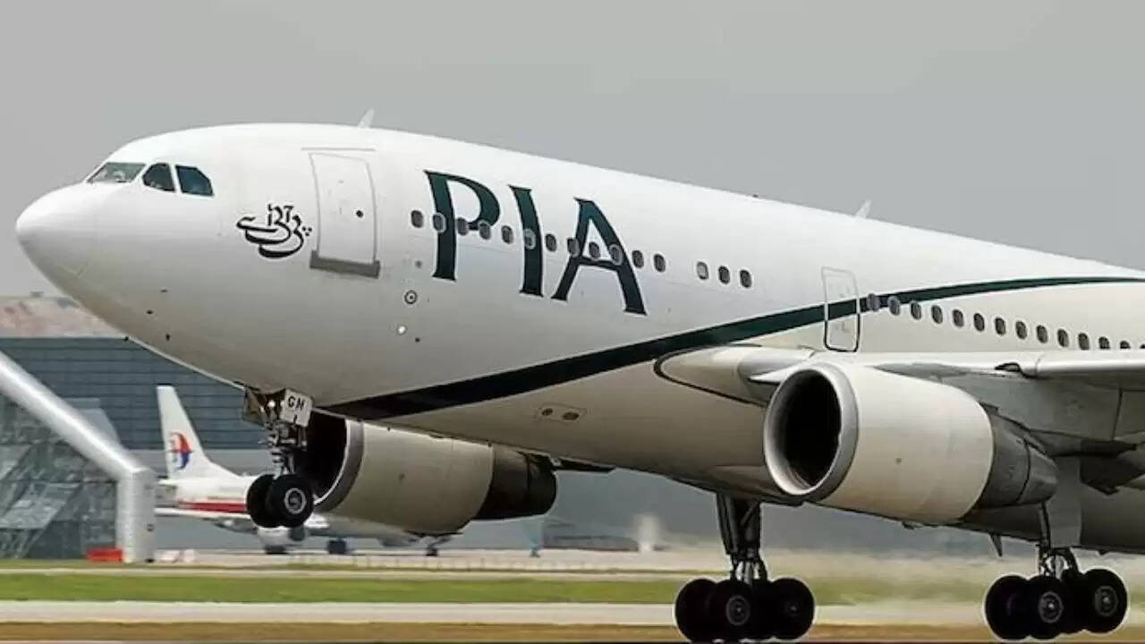 पाकिस्तान की आर्थिक स्थिति: PIA का निजीकरण और उसके पीछे की कहानी