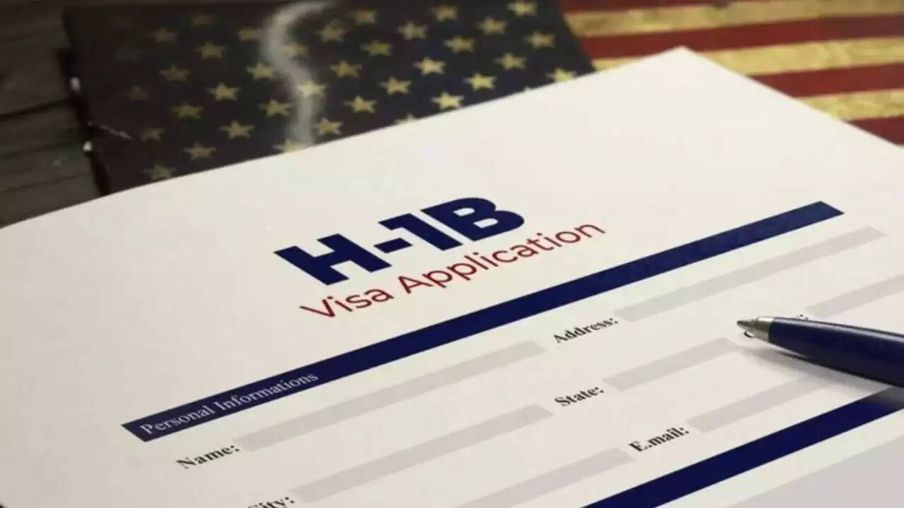 H-1B वीजा: अमेरिका में भारतीय पेशेवरों के लिए नई चुनौतियाँ