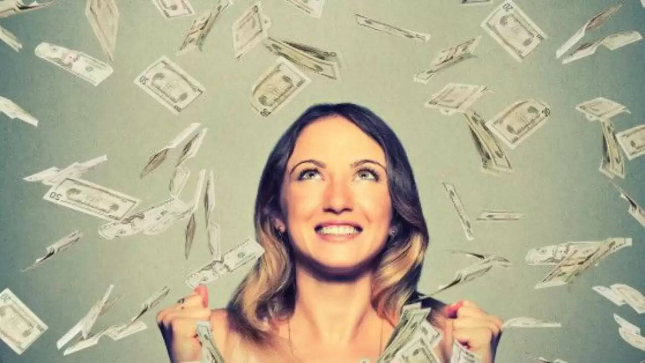 वास्तु शास्त्र के अनुसार घर में रखें ये 5 चीजें, लाएं धन और खुशहाली