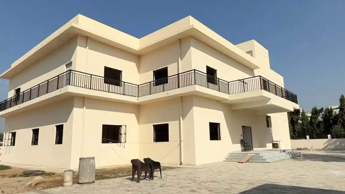 ग्रेटर नोएडा में 16 नए कम्युनिटी सेंटर का निर्माण, 10 लाख लोगों को मिलेगा लाभ