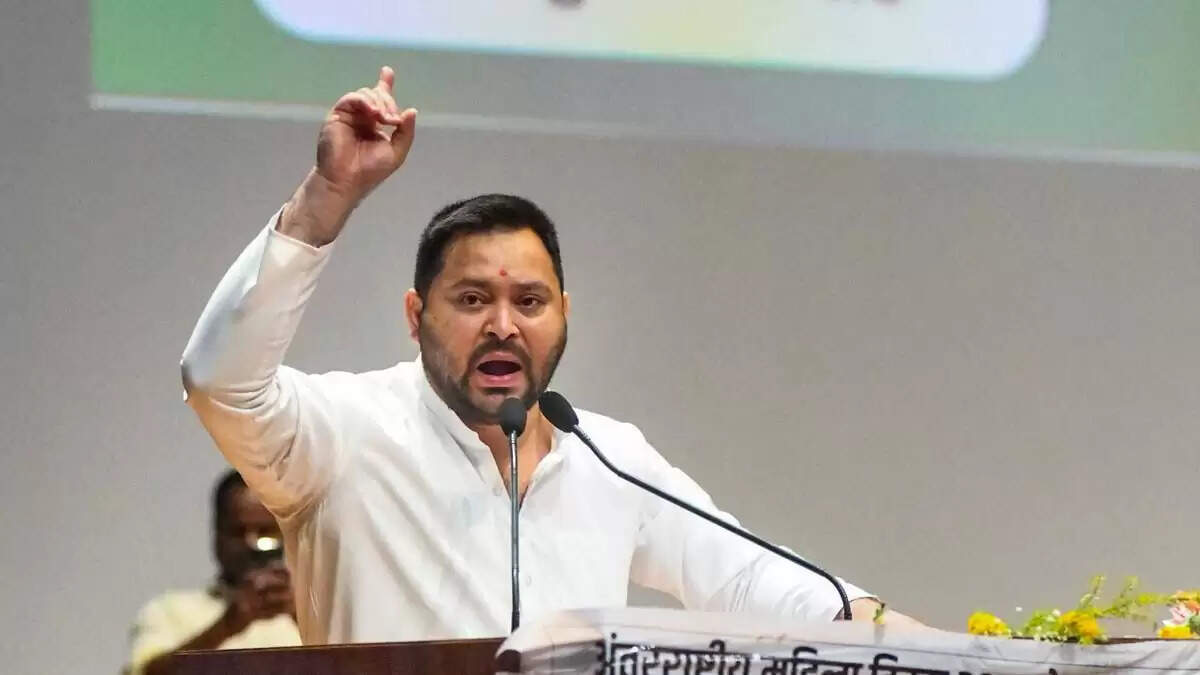 तेजस्वी यादव ने नीतीश कुमार पर साधा निशाना, कहा- बिहार सुरक्षित हाथों में नहीं