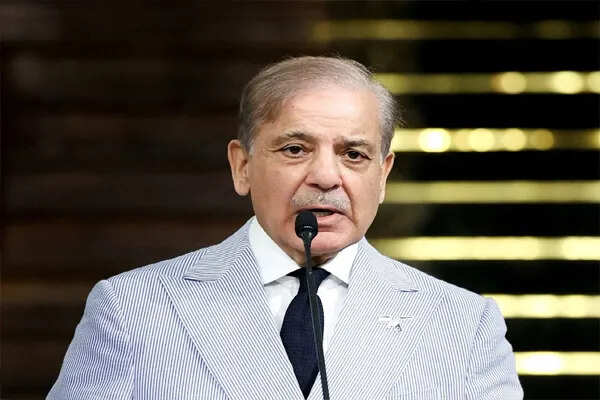 पाकिस्तान ने तालिबान को दी सत्ता परिवर्तन की धमकी, तनाव बढ़ा