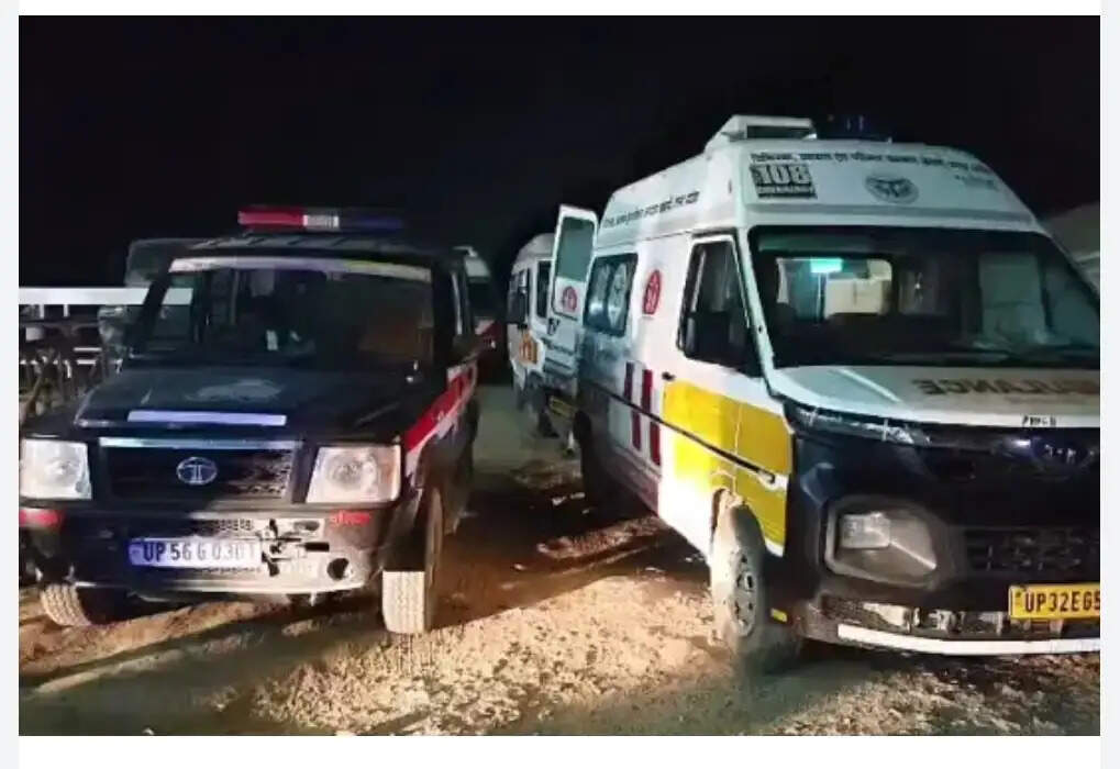 नेपाल में तीर्थयात्रियों की गाड़ी दुर्घटनाग्रस्त, महिला और बेटी की मौत