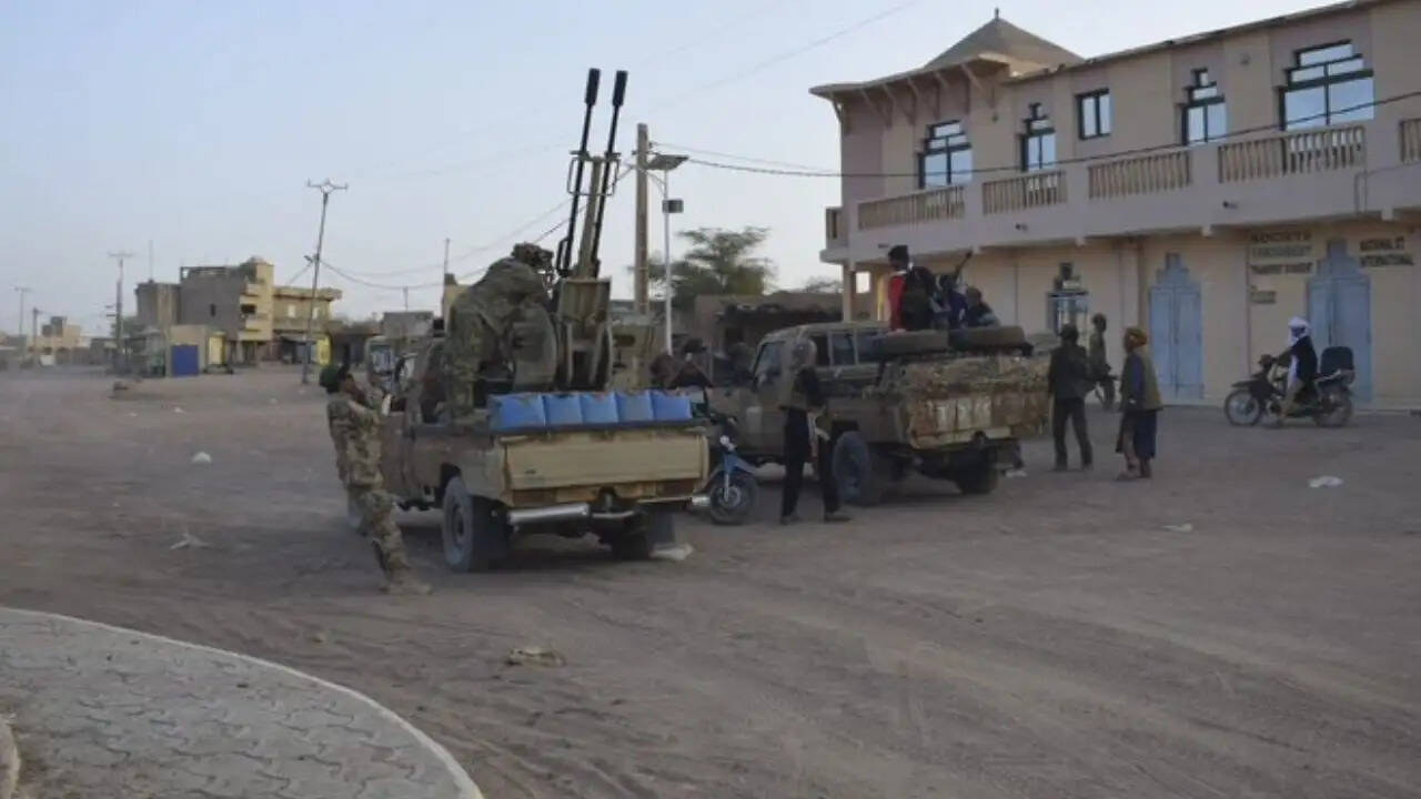 माली में विद्रोहियों का बढ़ता प्रभाव, रक्षा मंत्री की हत्या से स्थिति गंभीर