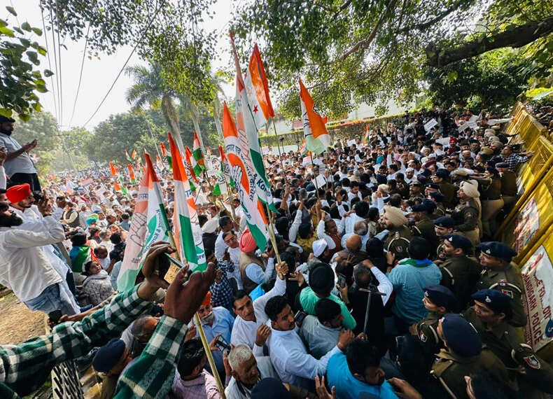 हरियाणा कांग्रेस का बीजेपी सरकार के खिलाफ मनरेगा में बदलावों पर प्रदर्शन