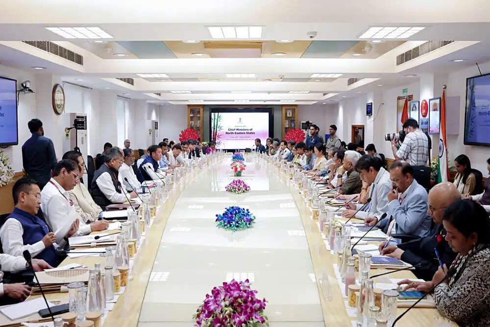 नीति आयोग की बैठक में सभी राज्यों के मुख्यमंत्री शामिल, सत्ता परिवर्तन का असर