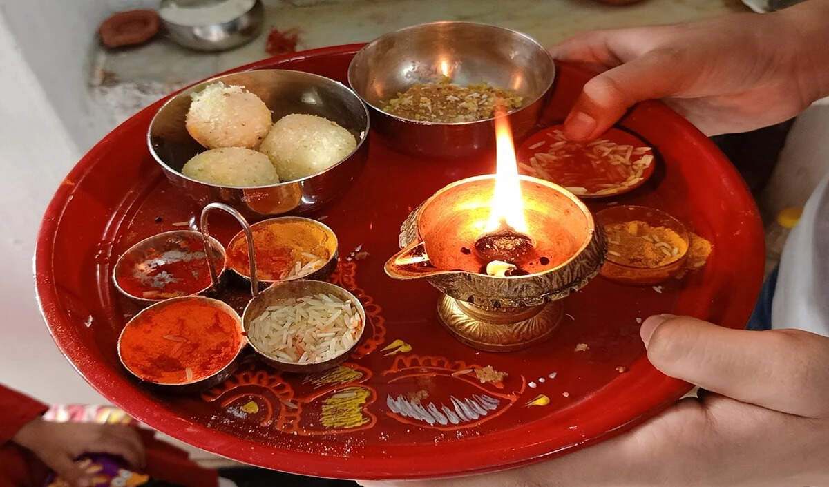 रक्षाबंधन पर राखी बांधने का महत्व और गांठों की संख्या