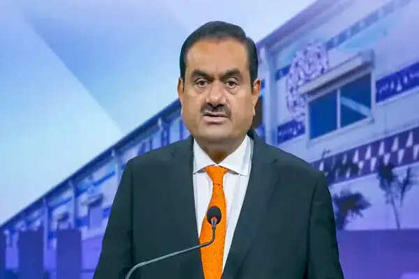 अदाणी ग्रुप की वित्तीय वृद्धि: 2.92 लाख करोड़ रुपए की आय