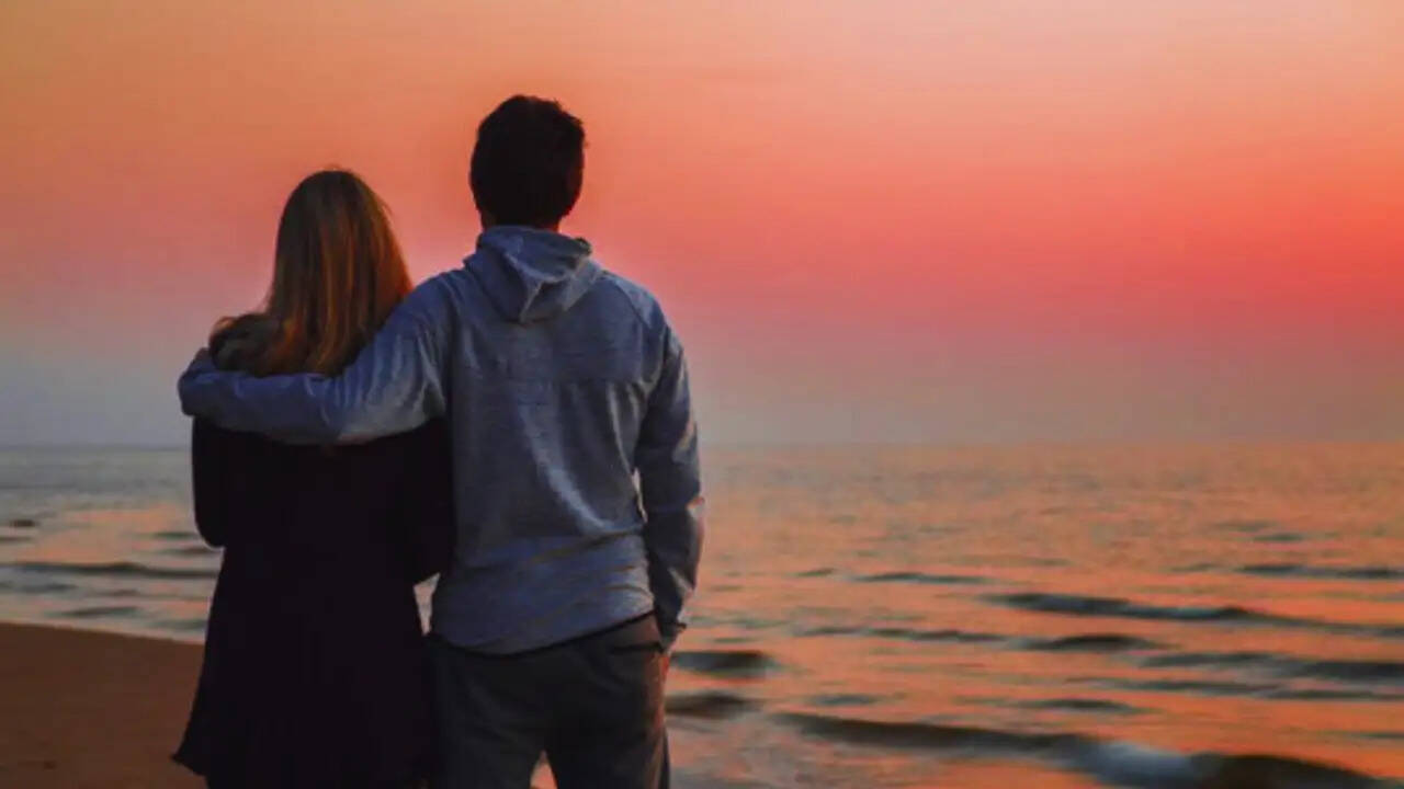 पाकिस्तान की यूनिवर्सिटी का अजीब नोटिस: रमजान में कपल्स पर सख्ती!