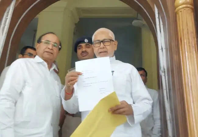 नीतीश कुमार का एमएलसी पद से इस्तीफा, बिहार की राजनीति में हलचल
