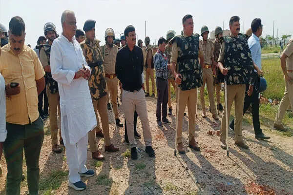 अलीगढ़ में अवैध अतिक्रमण के खिलाफ यीडा का बड़ा अभियान