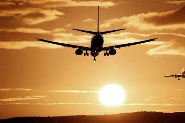 स्पेन ने अमेरिका के सैन्य विमानों के लिए हवाई क्षेत्र किया बंद