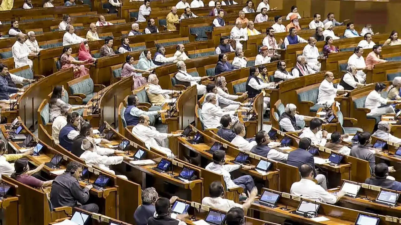 ट्रांसजेंडर अधिकारों पर नया विधेयक: लोकसभा में पारित, विपक्ष का विरोध