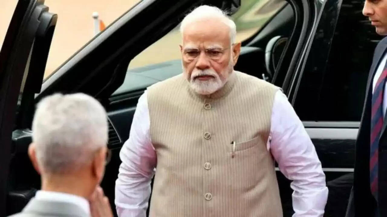 प्रधानमंत्री मोदी का हिमाचल और पंजाब दौरा: बाढ़ प्रभावित क्षेत्रों का जायजा