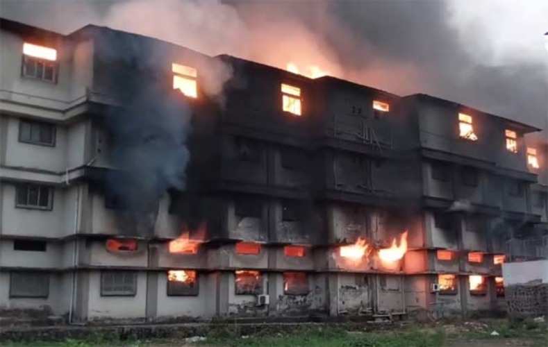 भिवंडी में डायपर फैक्टरी में लगी आग , कोई हताहत नहीं