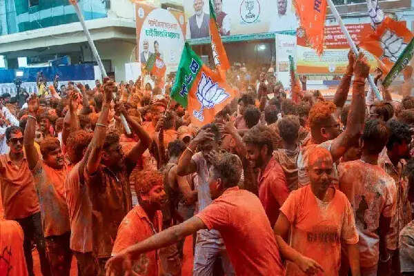 पश्चिम बंगाल में बीजेपी की जीत के बाद नई सरकार का शपथ ग्रहण समारोह जल्द