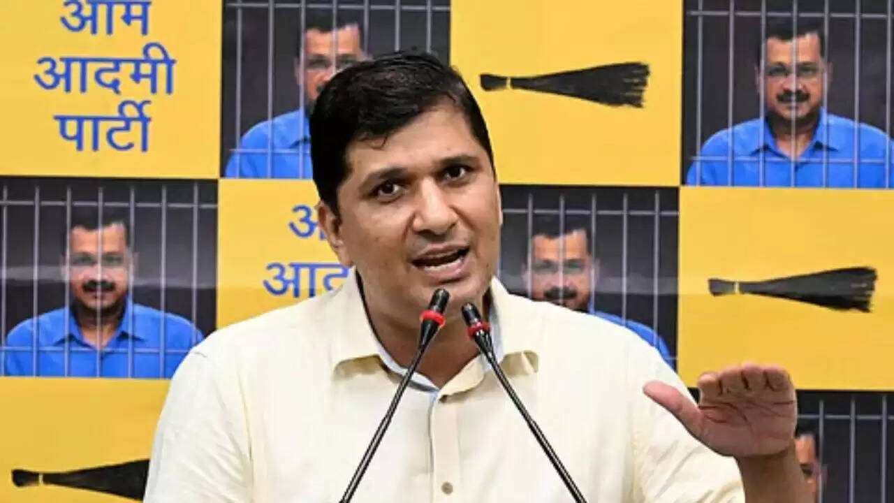 दिल्ली में बच्चों की मौतों पर आम आदमी पार्टी का भाजपा सरकार पर हमला