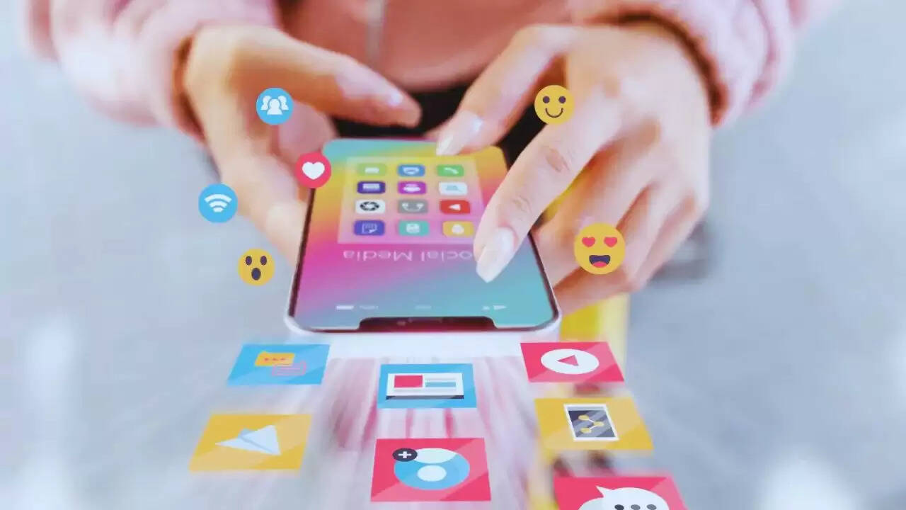 सोशल मीडिया प्लेटफॉर्म्स के लिए नई सरकारी एडवाइजरी: अश्लीलता पर सख्त कार्रवाई