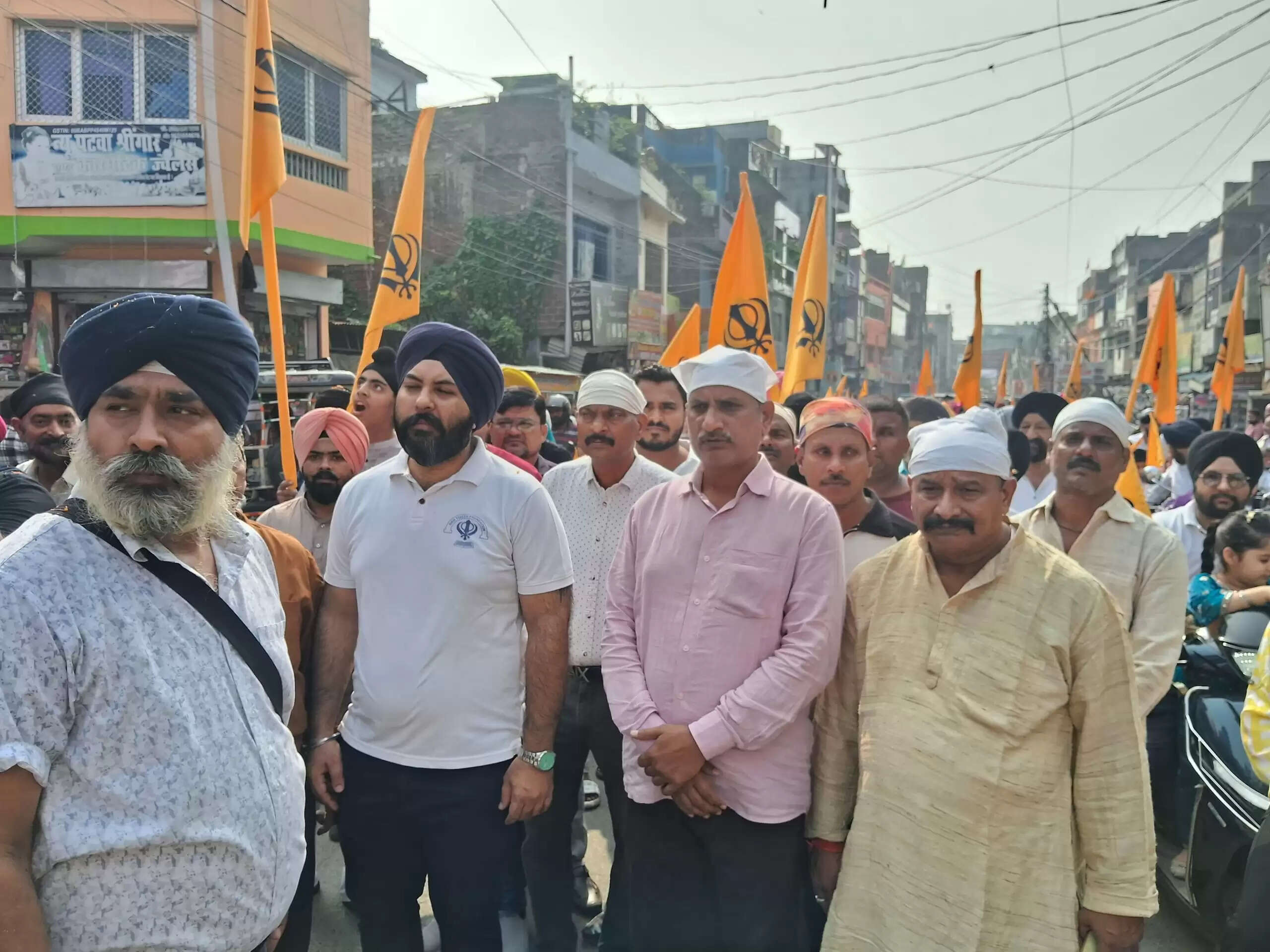 गुरु नानक देव जी के जन्मदिन पर भव्य खालसा मार्च का आयोजन