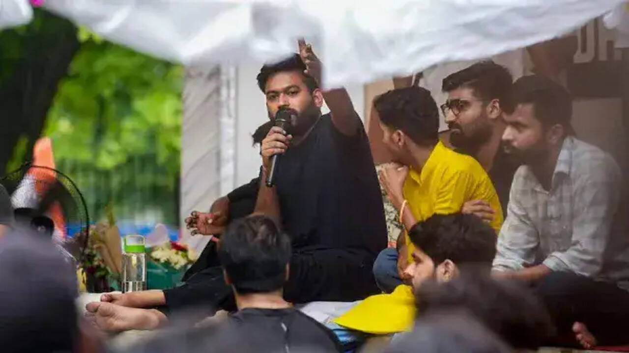 CJP का 'चलो संसद' मार्च: नीट पेपर लीक और बेरोजगारी पर दिल्ली में जोरदार प्रदर्शन, सुरक्षा के पुख्ता इंतजाम