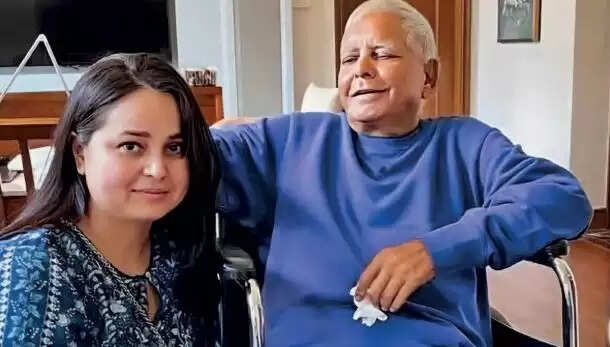 बिहार चुनाव परिणामों के बाद लालू परिवार में विवाद, रोहिणी आचार्य ने छोड़ी राजनीति