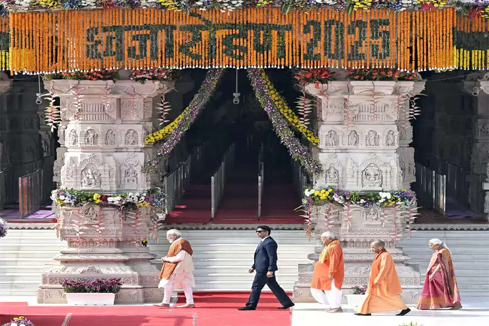 राम जन्मभूमि मंदिर में ध्वजारोहण: प्रधानमंत्री मोदी का ऐतिहासिक बयान