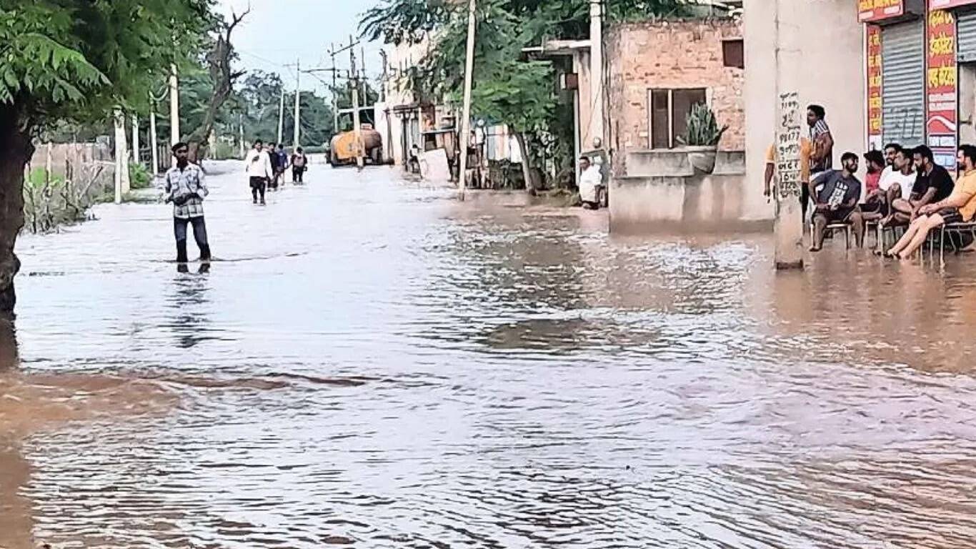 अंबाला में बाढ़: टांगरी नदी का उफान, 45 कालोनियों में बाढ़ की स्थिति