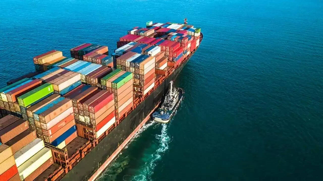 डोनाल्ड ट्रंप ने भारत पर 25% टैरिफ लगाने की घोषणा की