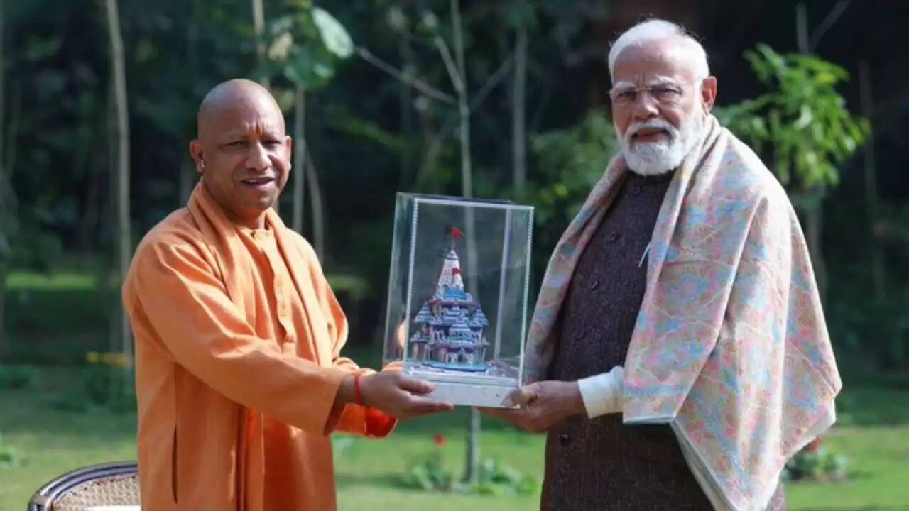 योगी आदित्यनाथ और मोदी की बैठक: उत्तर प्रदेश की राजनीति में नई हलचल