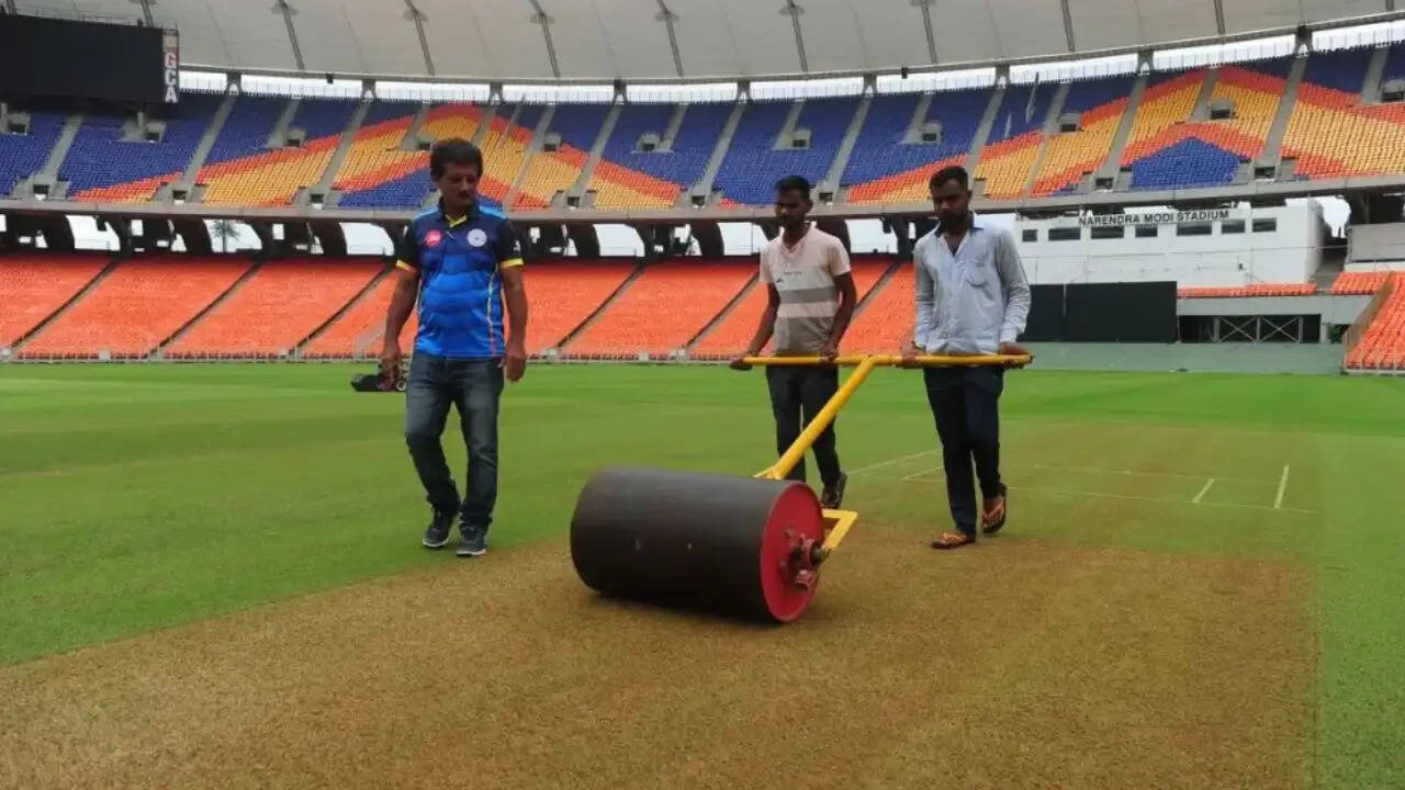 अहमदाबाद पिच का विश्लेषण: IND vs SA मैच में किसे मिलेगी बढ़त?