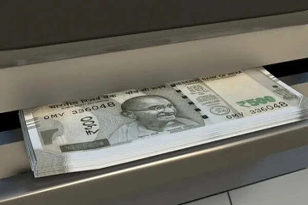 RBI का 500 रुपये के नोटों को एटीएम से हटाने का दावा फर्जी