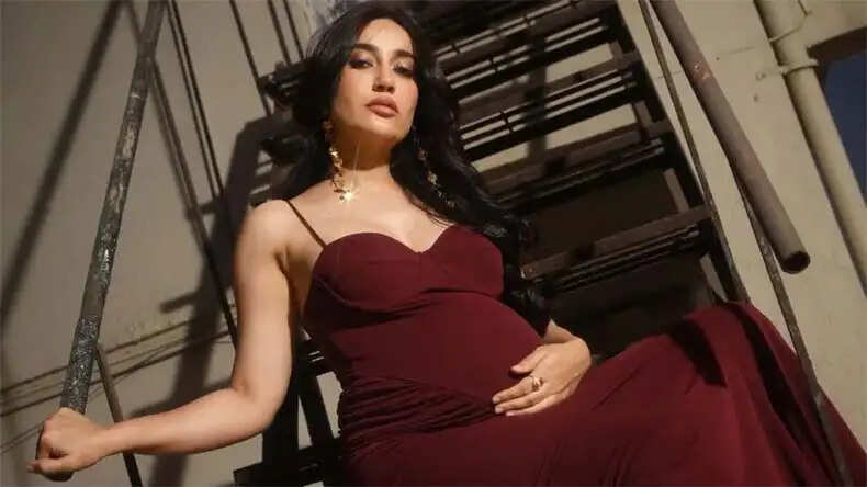 Surbhi Jyoti: 37 साल की उम्र में बनने वाली हैं मां, नए फोटोशूट में दिखा बेबी बंप