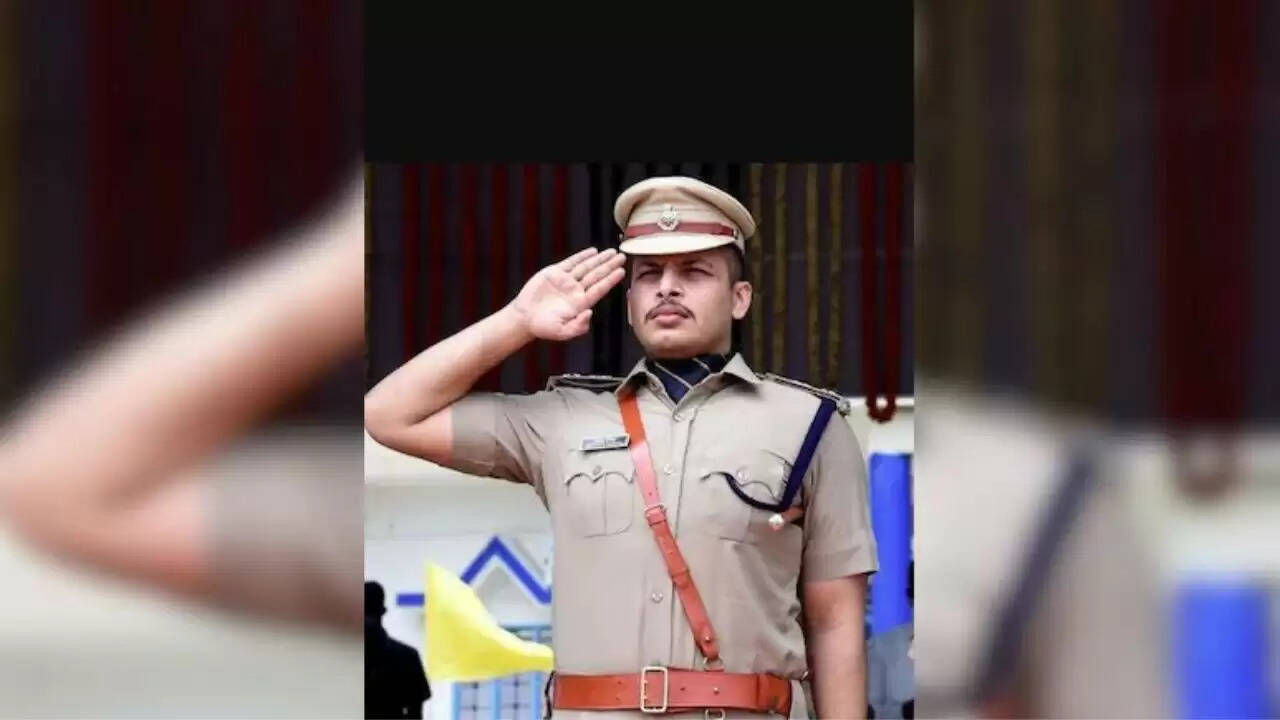 आंध्र प्रदेश के वरिष्ठ IPS अधिकारी सिद्धार्थ कौशल ने दिया इस्तीफा