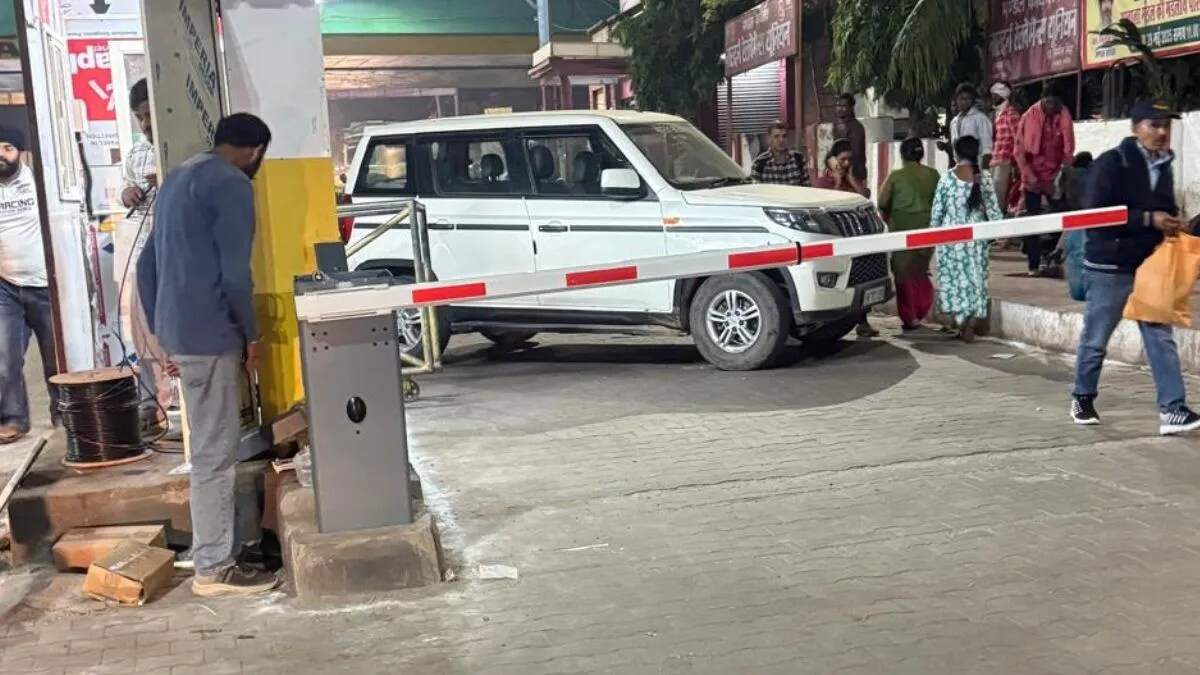 अंबाला रेलवे स्टेशन पर पार्किंग शुल्क लागू, जानें नई दरें