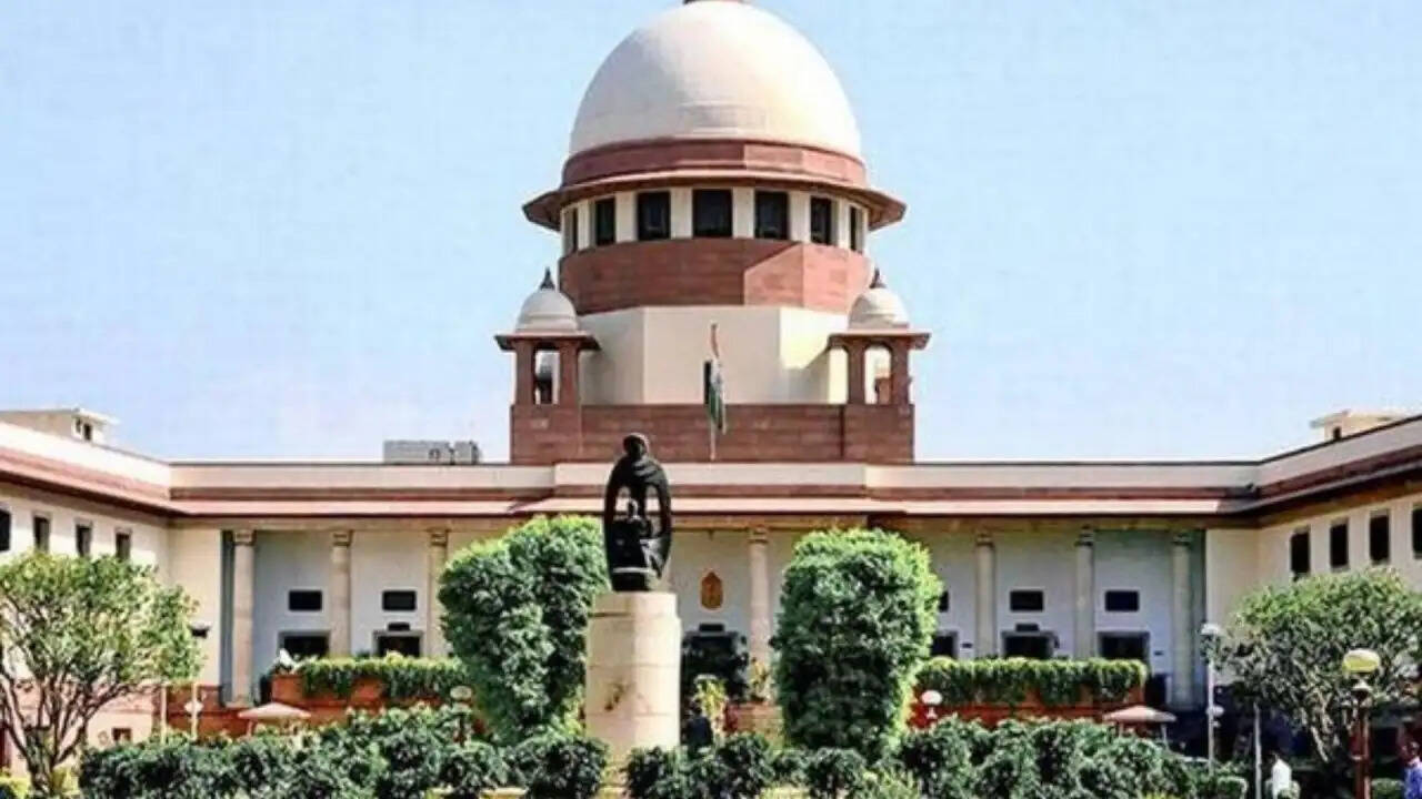 सुप्रीम कोर्ट ने अवैध निर्माण पर प्रशासन को लगाई फटकार